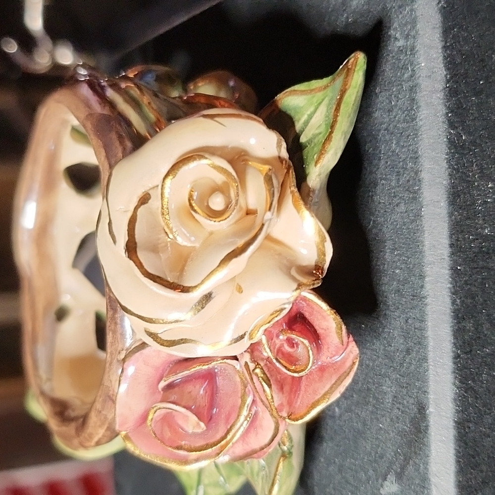 TEA LIGHT HOLDER